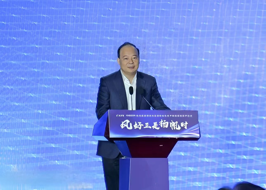 02-配文插图-YP街机电子董事长、总经理曾毓群发表致辞.png